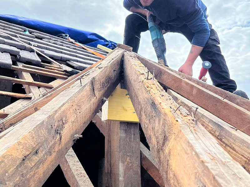 Charpentier à Vermon (27200) - Les Compagnons Moëllo Charpentier à Vermon (27200) - Les Compagnons Moëllo